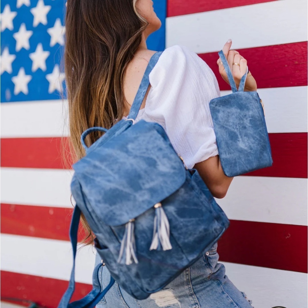NEW Modern+Chic Backpack Blue with Clutch